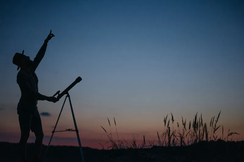 Old Stars, New Friends: How Mixed-Age Astronomy Clubs Are Closing the Generation Gap